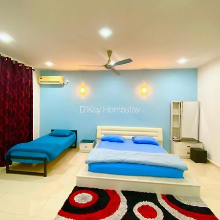4 Bedrooms Homestay, Fully Aircond In Sendayan By D'Kay Homes I 10-15 Pax スレンバン エクステリア 写真