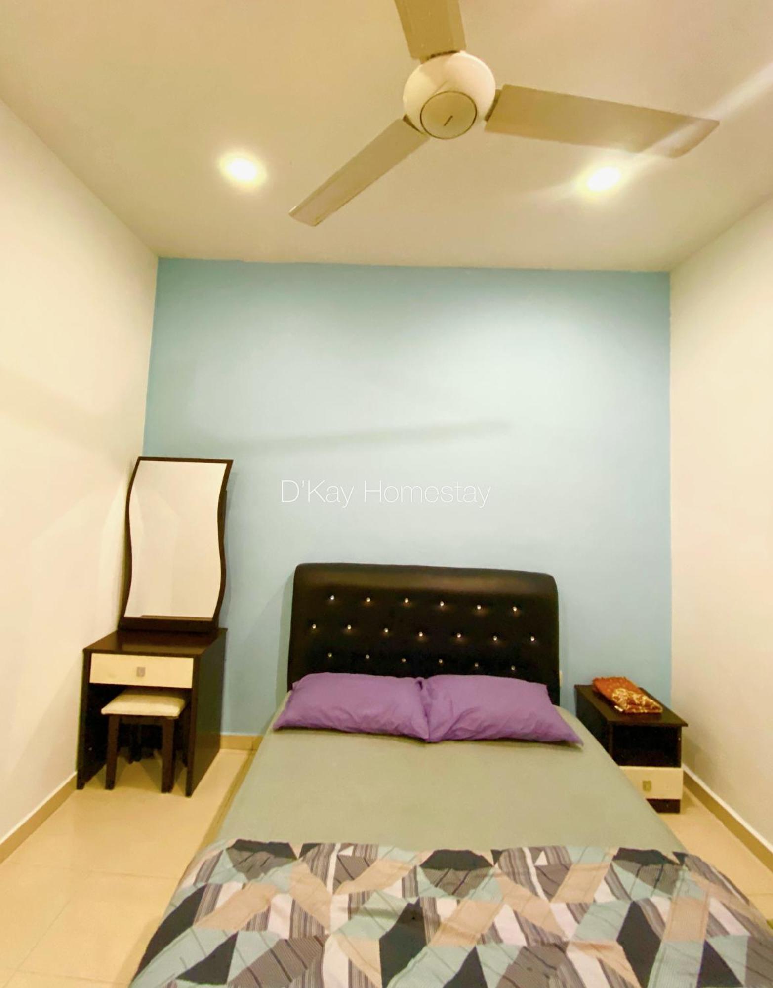 4 Bedrooms Homestay, Fully Aircond In Sendayan By D'Kay Homes I 10-15 Pax スレンバン エクステリア 写真