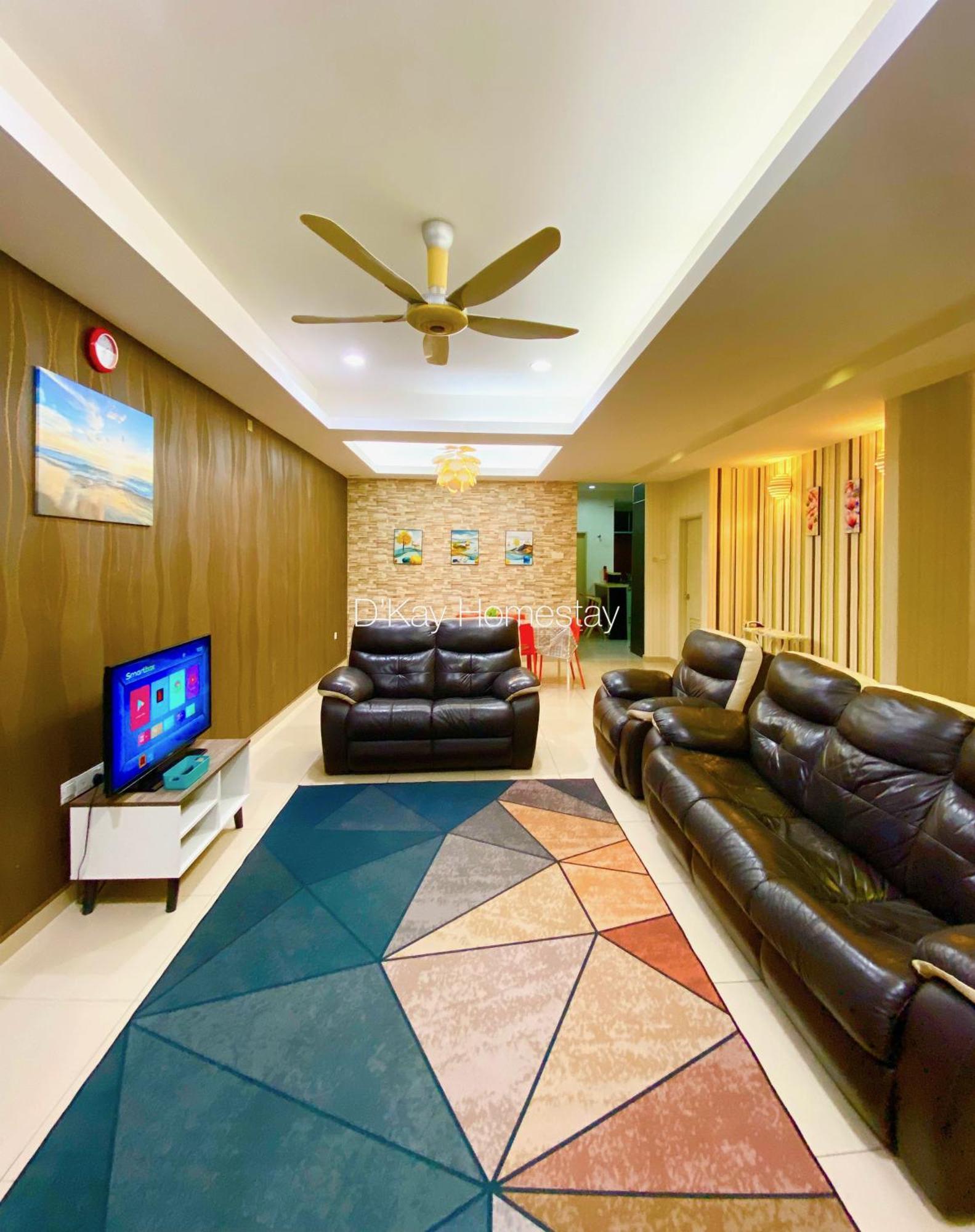 4 Bedrooms Homestay, Fully Aircond In Sendayan By D'Kay Homes I 10-15 Pax スレンバン エクステリア 写真
