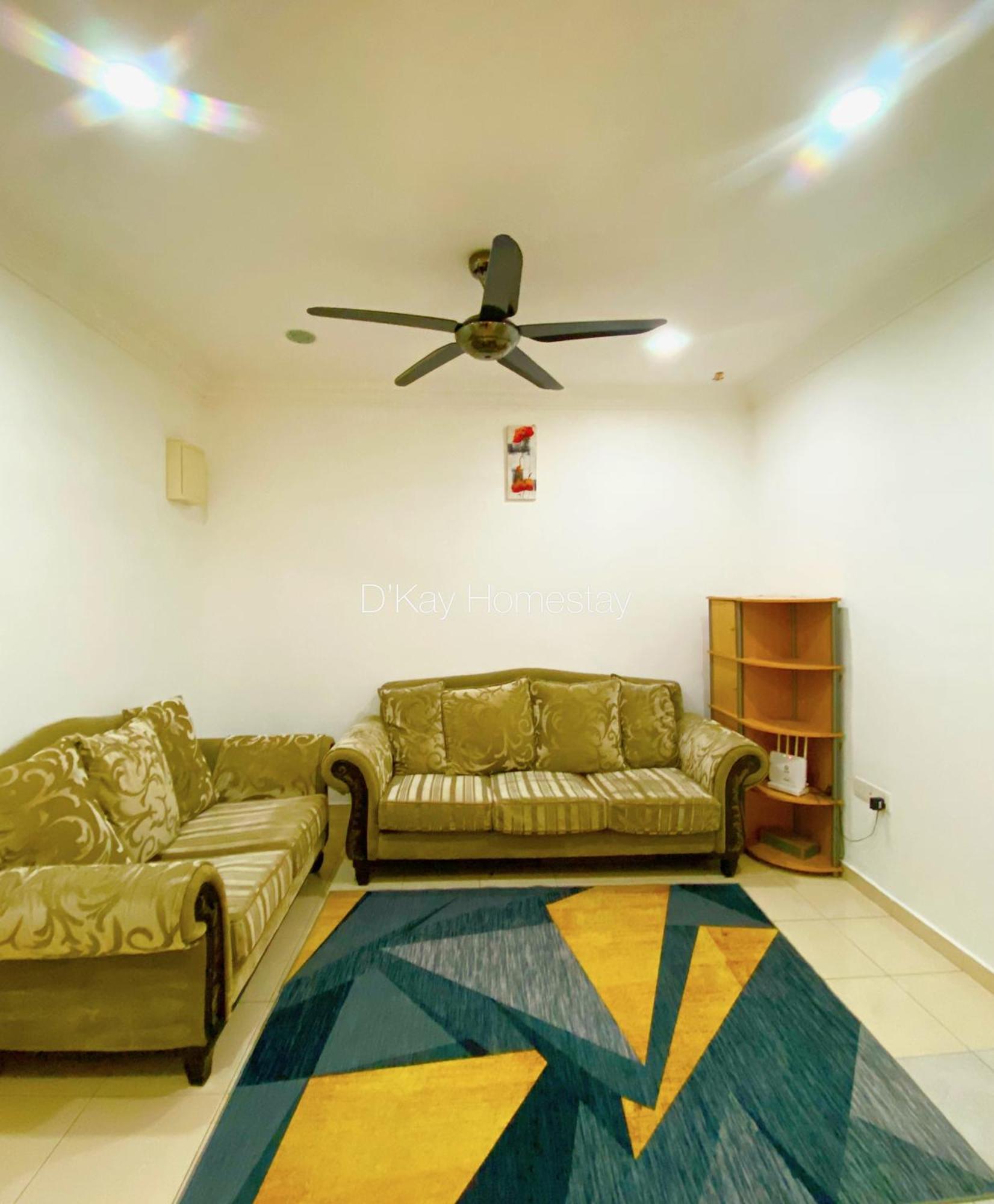 4 Bedrooms Homestay, Fully Aircond In Sendayan By D'Kay Homes I 10-15 Pax スレンバン エクステリア 写真