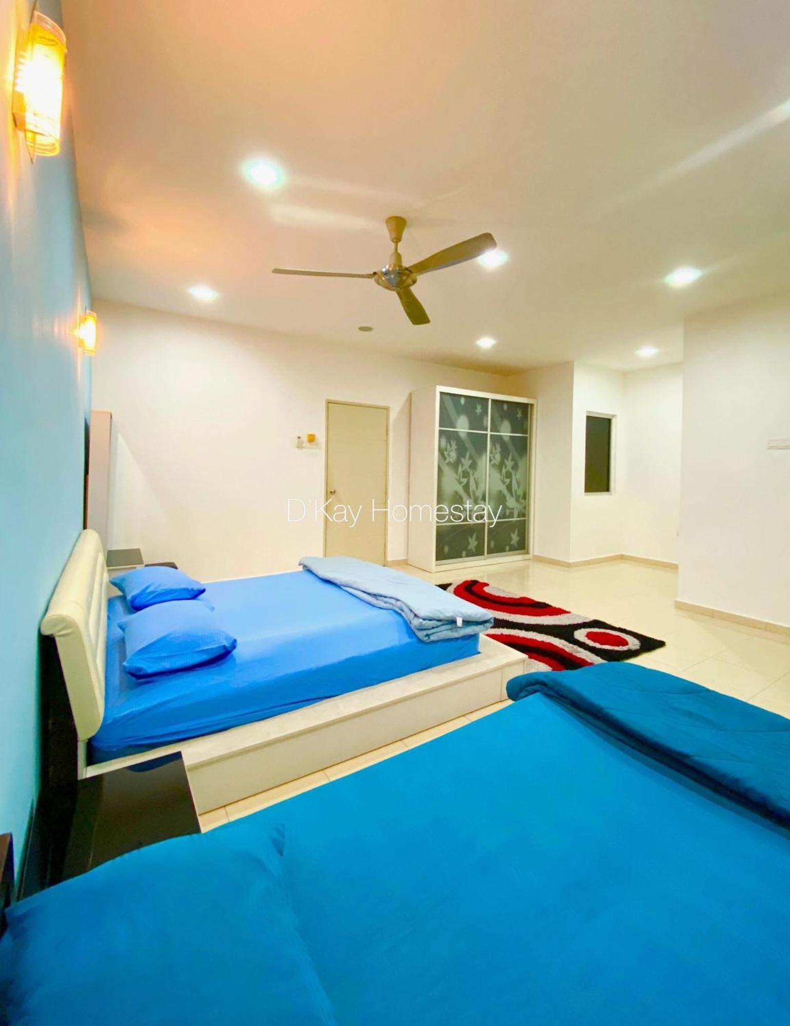 4 Bedrooms Homestay, Fully Aircond In Sendayan By D'Kay Homes I 10-15 Pax スレンバン エクステリア 写真