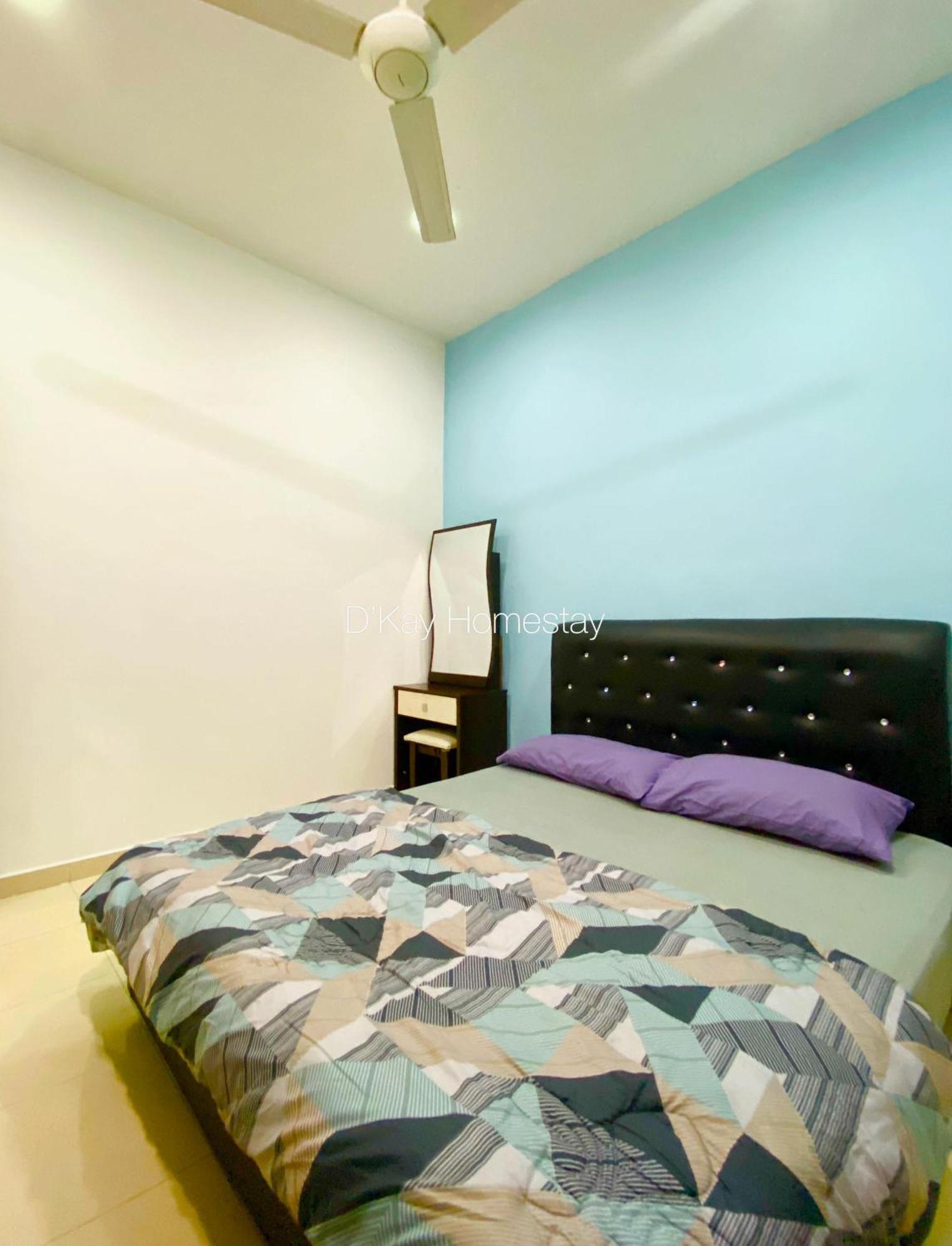 4 Bedrooms Homestay, Fully Aircond In Sendayan By D'Kay Homes I 10-15 Pax スレンバン エクステリア 写真
